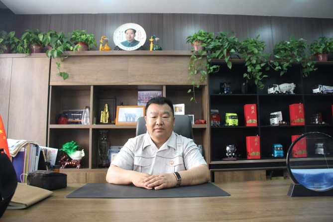 有温度有情怀，汽修人陈国刚的“双面人生”