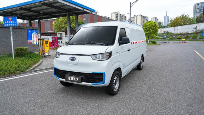 开瑞江豚E7盲窗版焕新上市，以越级价值重塑新能源VAN系市场格局