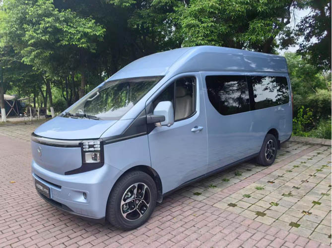 安逸的很！大空间、长续航带智驾，深度体验长安凯程V919纯电轻客
