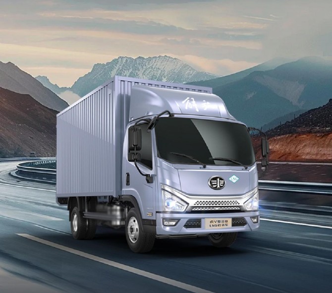 跑运输想增收？虎V复合版LNG载货车凭3大优势圈粉老司机，赚钱稳了！