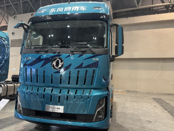 从燃油到新能源，东风商用车重庆大会秀实力，近60款车型引爆山城