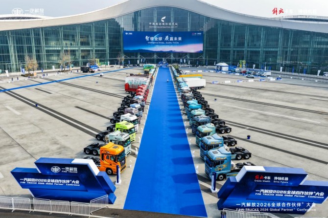 前期承压、后期爆发—— 李胜回顾2025年一汽解放“先抑后扬”