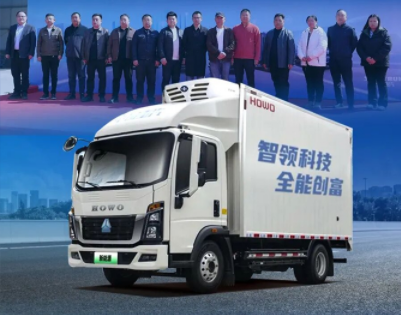 火爆交车HOWO新能源轻卡批量交付山西大客户